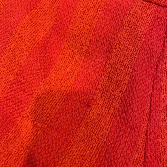 Trina Turk Shorts. Designer shorts. Size 4. - Picture 3 of 6